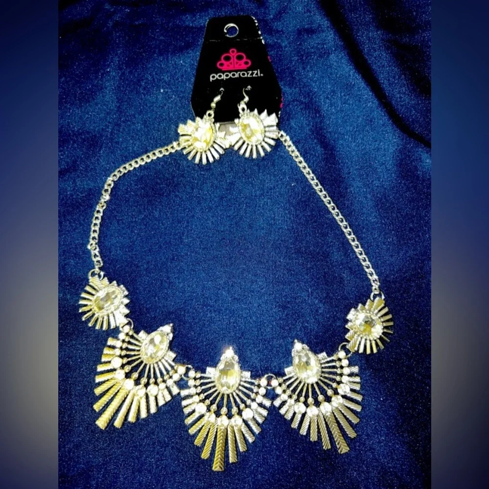 Paparazzi Jewelry Bundle - Necklaces, Earrings, Bracelets NWT - Picture 9 of 16